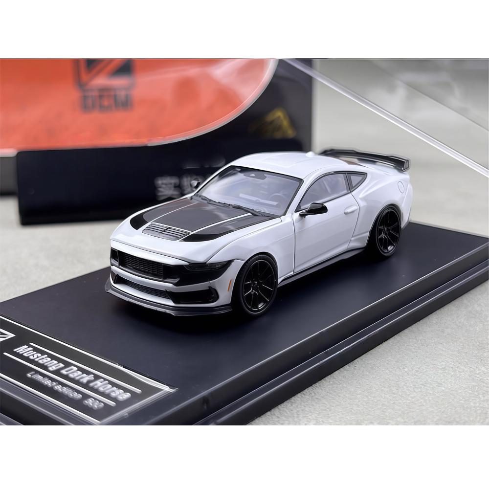 DCM 1:64 Mustang Dark Horse Di – Die Cast Car 1 64 recenzja i cena